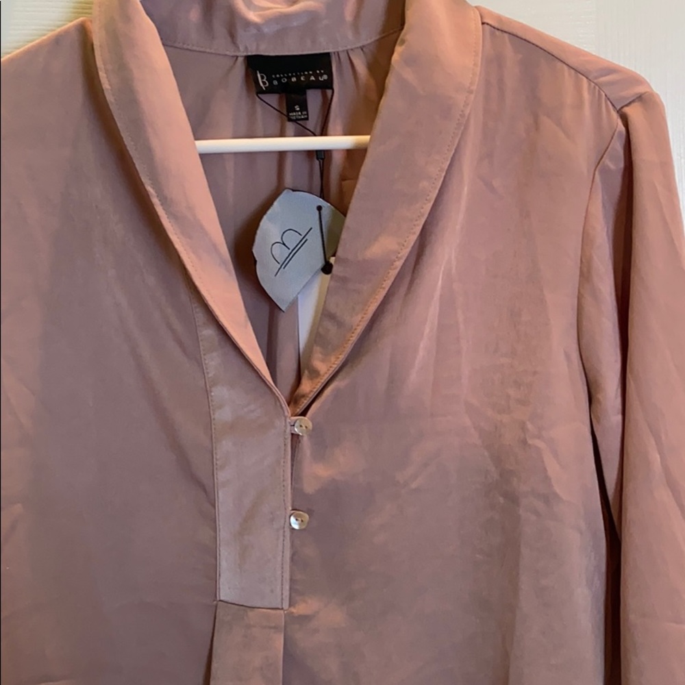 Silk V neck blush blouse - Picture 2 of 4
